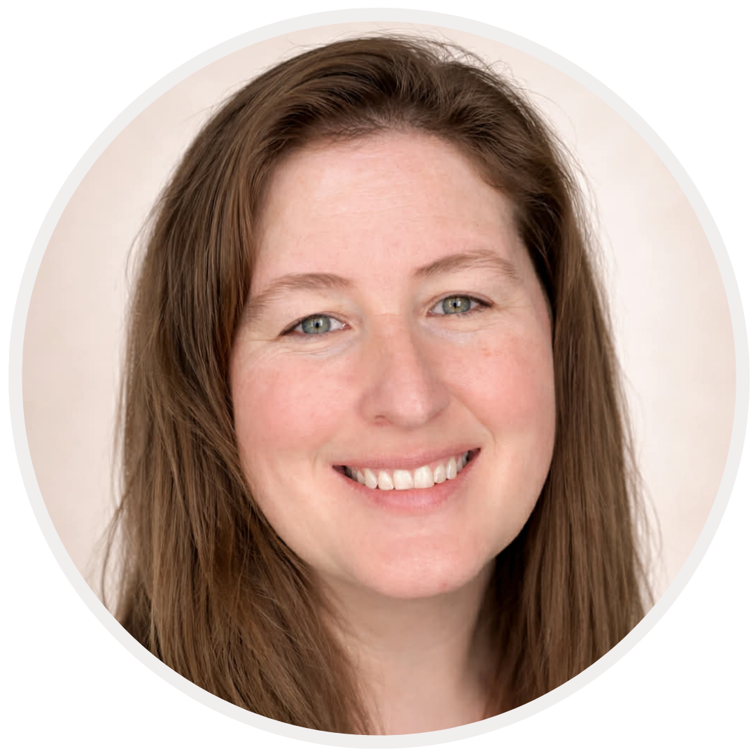 Headshot of Simpli Stamped owner Amber Saffo